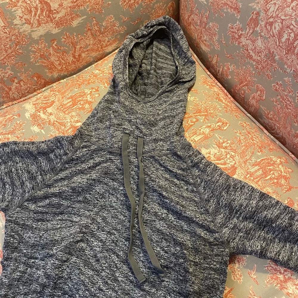 Hooded subtle tiger print exercise top gray drawstring